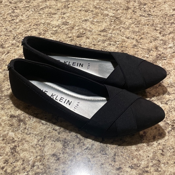 Anne Klein iFlex Black Slip On Flats Size 8.5 - Picture 1 of 4